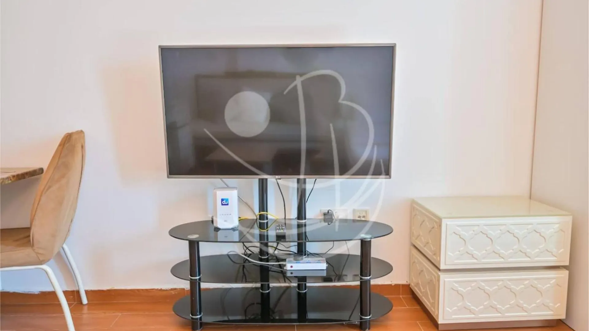 Holiday Boulevard - Modern Studio In Jvt W High-End Gym & Pool Dubái 0*,  Emiratos Árabes Unidos