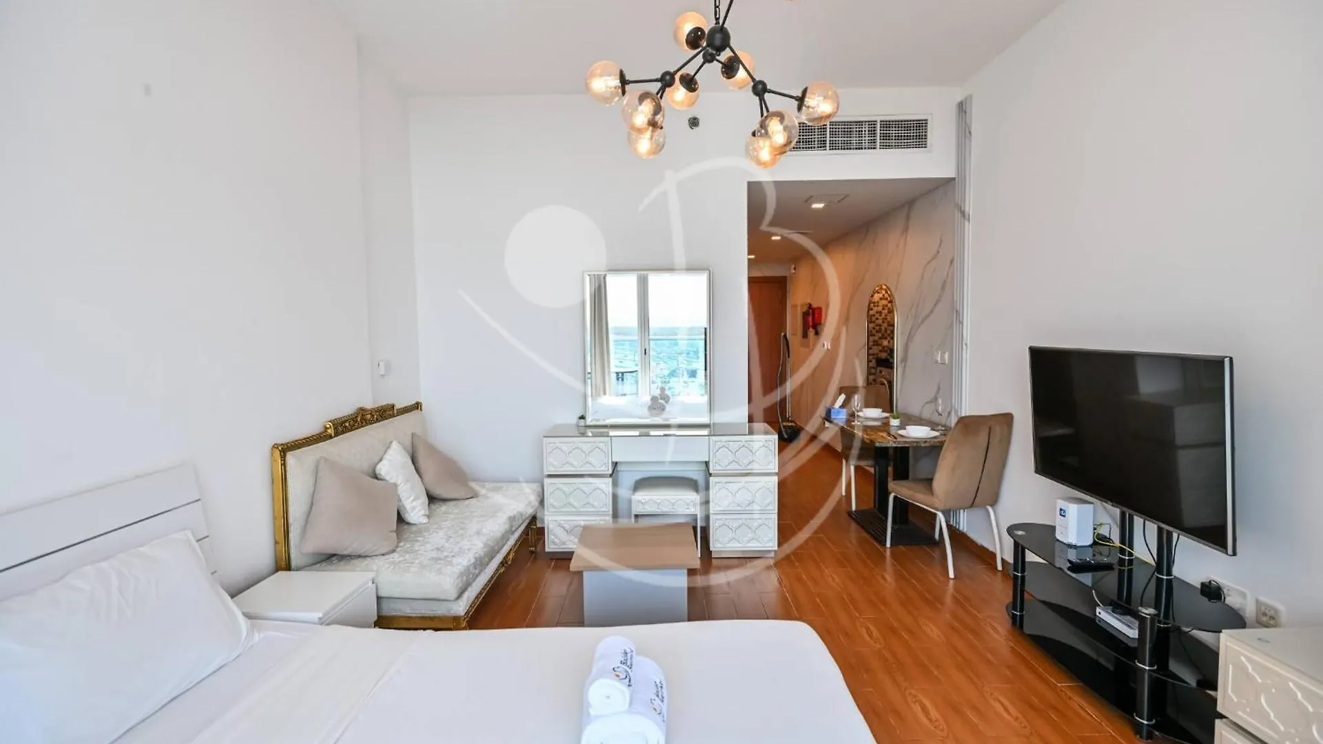 Holiday Boulevard - Modern Studio In Jvt W High-End Gym & Pool Dubái Apartamento